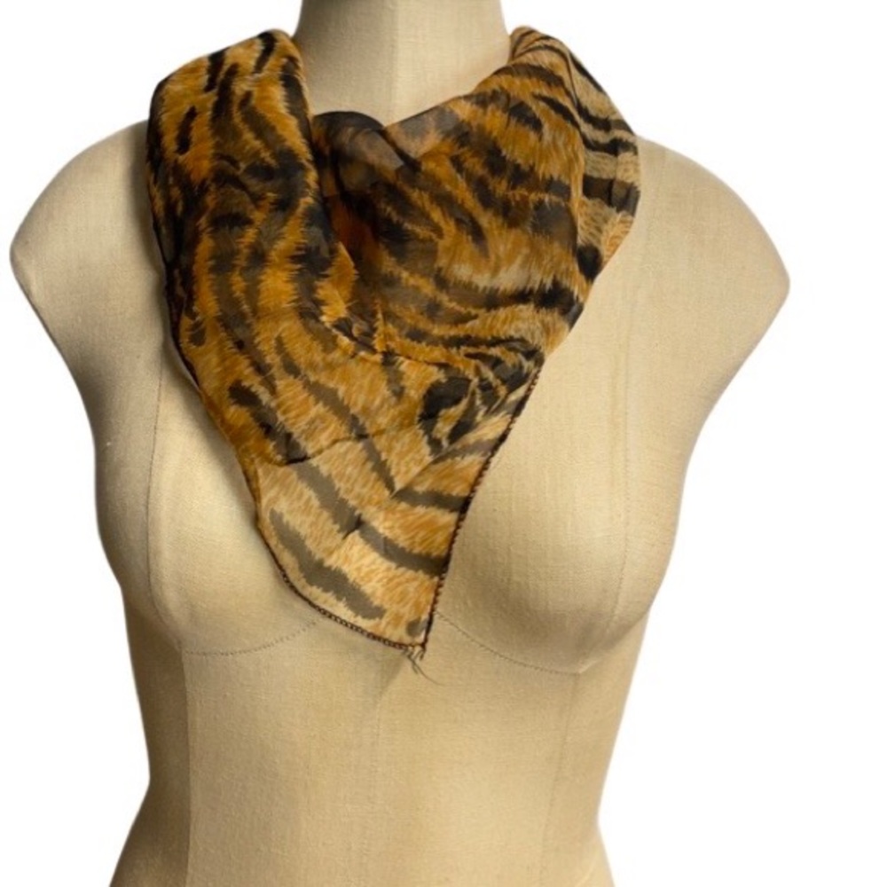 TIGER PRINT SHEER FASHION SCARF
